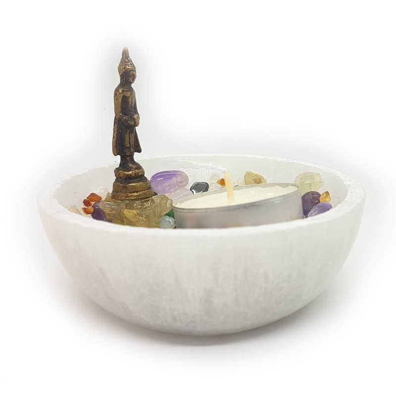 Buddha mit vielen Halbedelsteinen  in einer Selenitschale